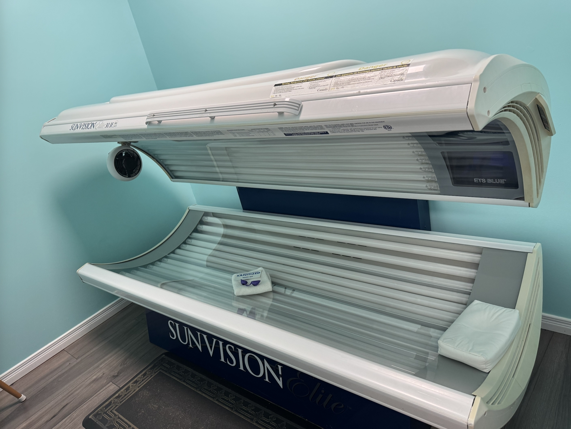 Sunvision Elite 30HE tanning bed at Tropical Tan